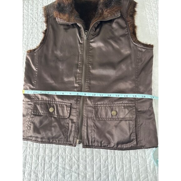 Old Navy Faux Fur Lined Brown Vest , Youth XL, Kids Winter - Picture 8 of 8